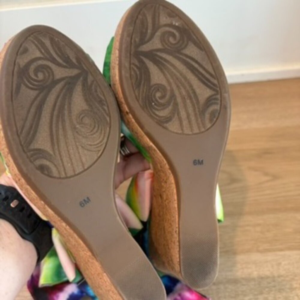 ** Impo Olitha rainbow tie-dye water color cork wedges size 6 - Picture 7 of 8